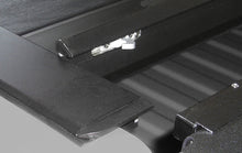 Load image into Gallery viewer, Roll-N-Lock 15-18 Chevy Colorado/Canyon LB 71-1/2in M-Series Retractable Tonneau Cover