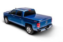 Load image into Gallery viewer, UnderCover 07-13 Toyota Tundra 5.5ft Lux Bed Cover - Silver Sky