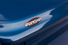 Load image into Gallery viewer, UnderCover 05-13 Toyota Tacoma 5ft Lux Bed Cover - Silver Streak (Req Factory Deck Rails)