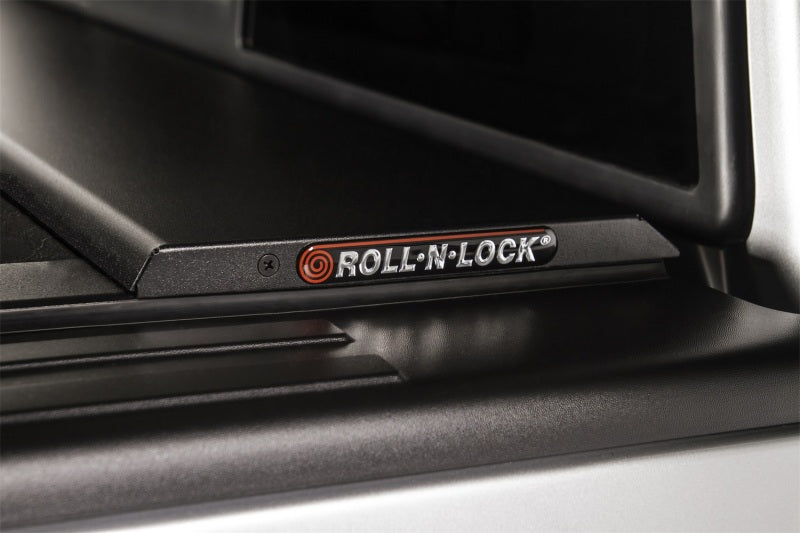 Roll-N-Lock 07-13 Chevy Silverado/Sierra 1500/2500/3500 LB 96-1/4in M-Series Tonneau Cover
