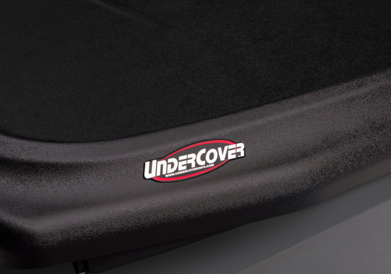 UnderCover 07-13 GMC Sierra 1500 / 07-14 Sierra 2500/3500 HD 6.5ft SE Bed Cover - Black Textured